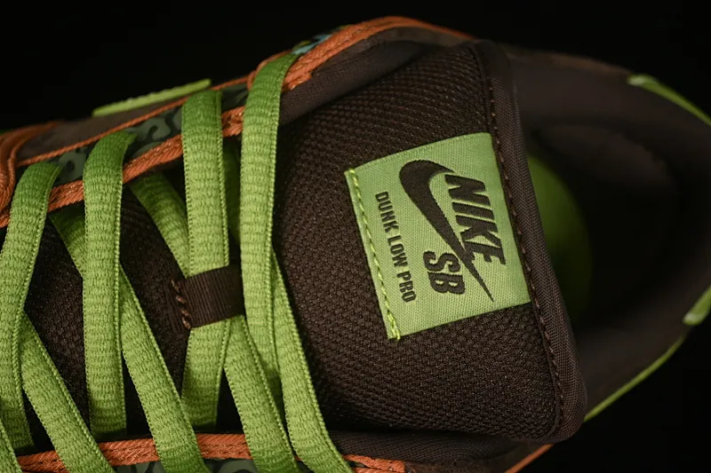 All Categories Nk SB Dunk Series Nk SB Dunk Low Low-top sneakers Pure original Nk Dunk SB Low "De La Soul" joint model Baroque brown SB low-top casual sneakers 789841-332